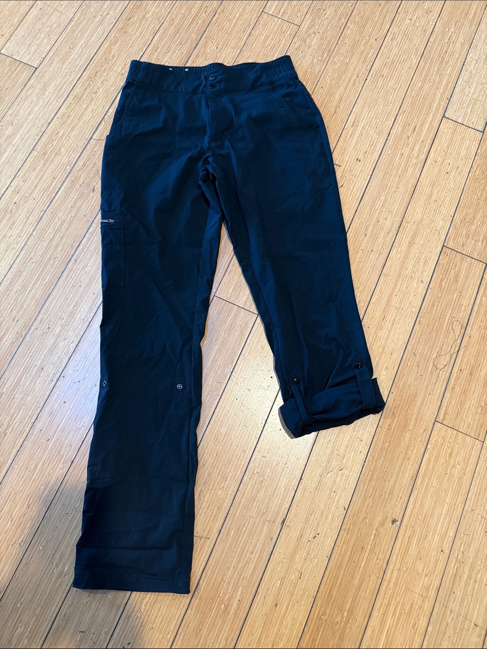 Columbia women sport convertible Capri quick dry pants.